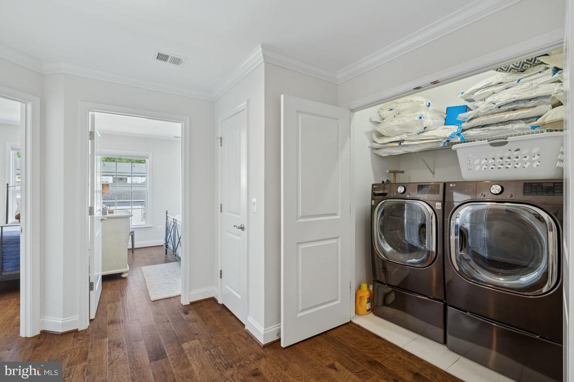 7765 MOUNT CALVARY DR, ALEXANDRIA, Virginia 22315, 3 Bedrooms Bedrooms, ,3 BathroomsBathrooms,Residential,For sale,7765 MOUNT CALVARY DR,VAFX2266120 MLS # VAFX2266120