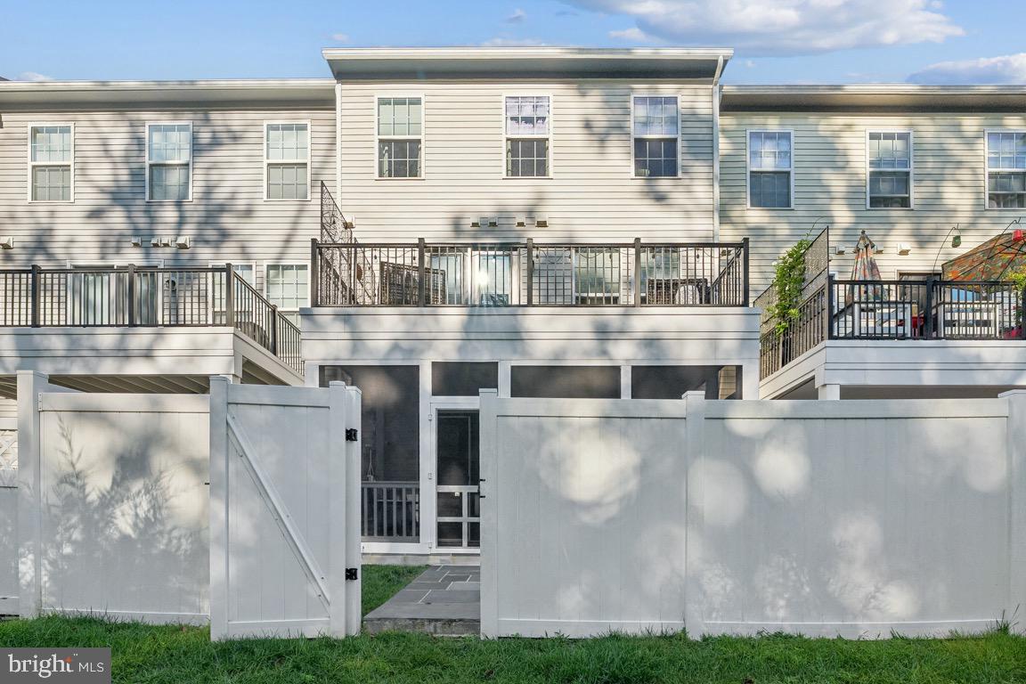 7765 MOUNT CALVARY DR, ALEXANDRIA, Virginia 22315, 3 Bedrooms Bedrooms, ,3 BathroomsBathrooms,Residential,For sale,7765 MOUNT CALVARY DR,VAFX2266120 MLS # VAFX2266120