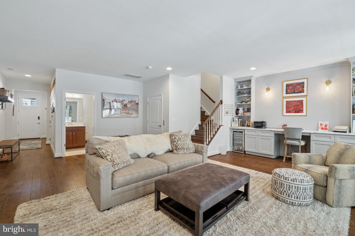 7765 MOUNT CALVARY DR, ALEXANDRIA, Virginia 22315, 3 Bedrooms Bedrooms, ,3 BathroomsBathrooms,Residential,For sale,7765 MOUNT CALVARY DR,VAFX2266120 MLS # VAFX2266120