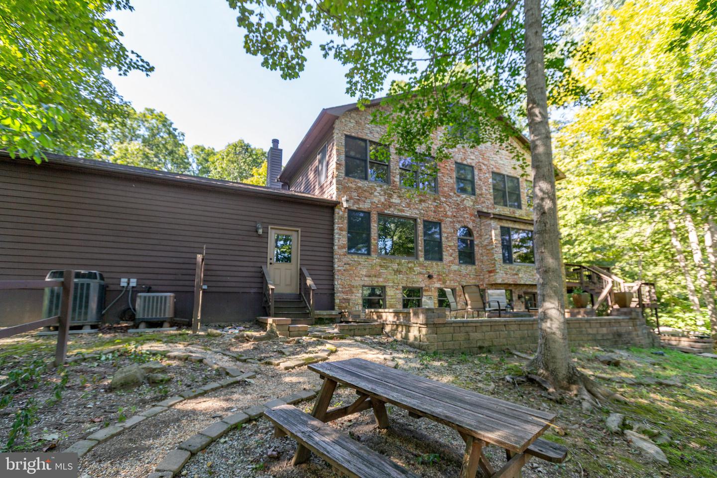 222 BARRED OWL LN, BOYCE, Virginia 22620, 4 Bedrooms Bedrooms, ,3 BathroomsBathrooms,Residential,For sale,222 BARRED OWL LN,VACL2006052 MLS # VACL2006052
