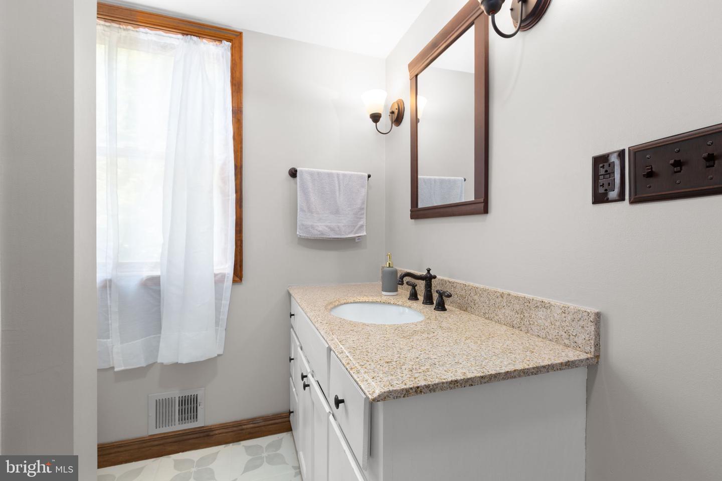 222 BARRED OWL LN, BOYCE, Virginia 22620, 4 Bedrooms Bedrooms, ,3 BathroomsBathrooms,Residential,For sale,222 BARRED OWL LN,VACL2006052 MLS # VACL2006052