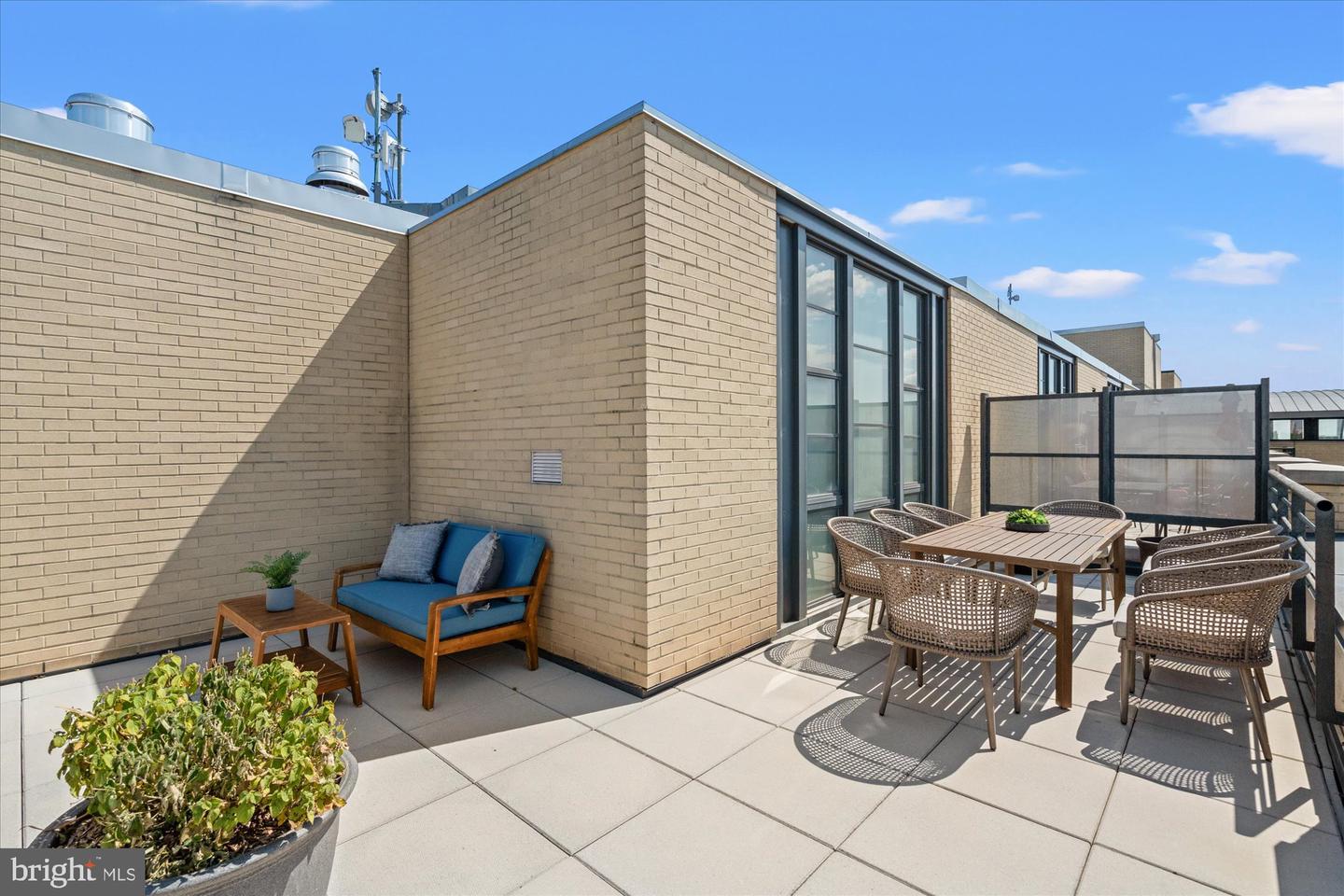 2125 14TH ST NW #915, WASHINGTON, District Of Columbia 20009, 2 Bedrooms Bedrooms, ,1 BathroomBathrooms,Residential,For sale,2125 14TH ST NW #915,DCDC2221608 MLS # DCDC2221608