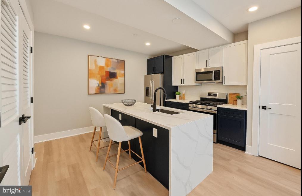 1806 D ST NE #4, WASHINGTON, District Of Columbia 20002, 2 Bedrooms Bedrooms, ,1 BathroomBathrooms,Residential,For sale,1806 D ST NE #4,DCDC2221946 MLS # DCDC2221946