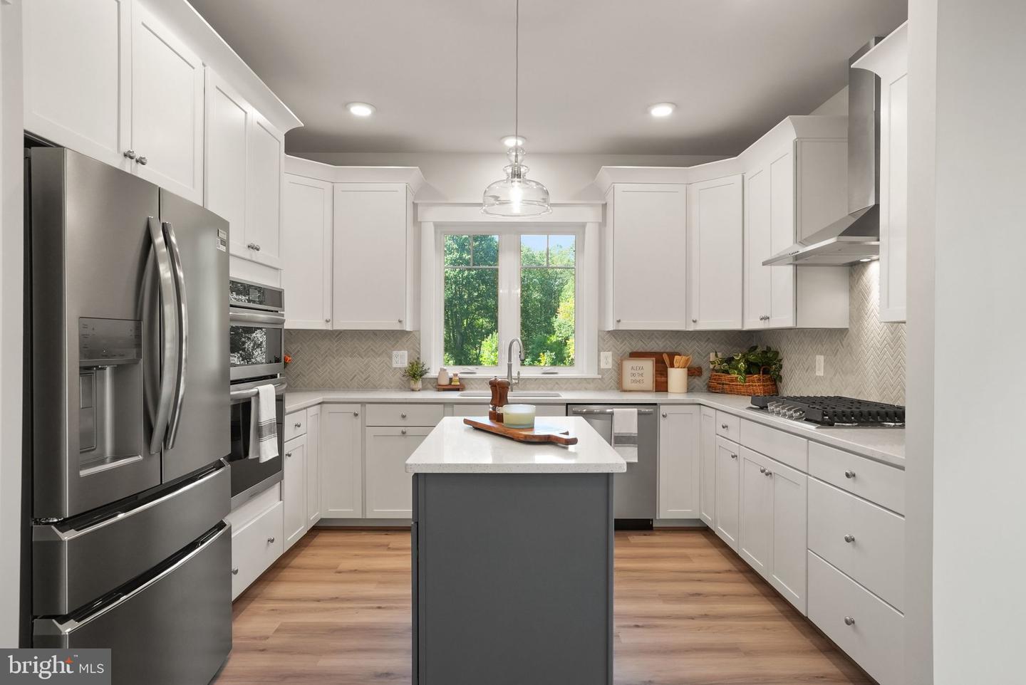 11433 POPES HEAD RD, FAIRFAX, Virginia 22030, 5 Bedrooms Bedrooms, ,3 BathroomsBathrooms,Residential,For sale,11433 POPES HEAD RD,VAFX2266744 MLS # VAFX2266744