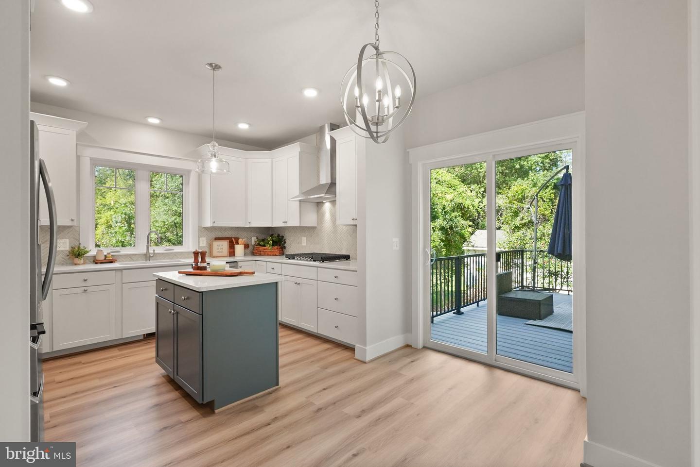 11433 POPES HEAD RD, FAIRFAX, Virginia 22030, 5 Bedrooms Bedrooms, ,3 BathroomsBathrooms,Residential,For sale,11433 POPES HEAD RD,VAFX2266744 MLS # VAFX2266744