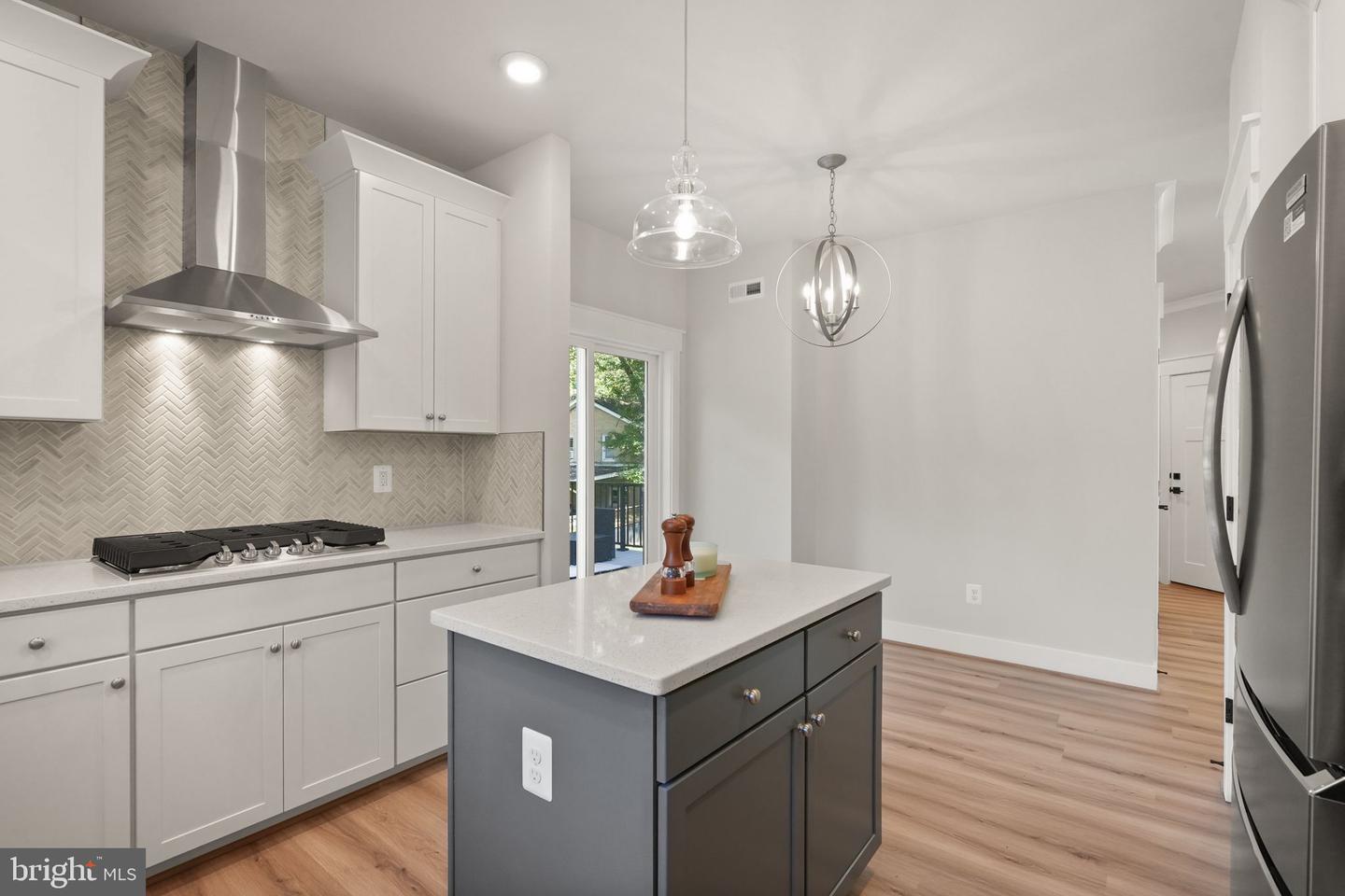 11433 POPES HEAD RD, FAIRFAX, Virginia 22030, 5 Bedrooms Bedrooms, ,3 BathroomsBathrooms,Residential,For sale,11433 POPES HEAD RD,VAFX2266744 MLS # VAFX2266744