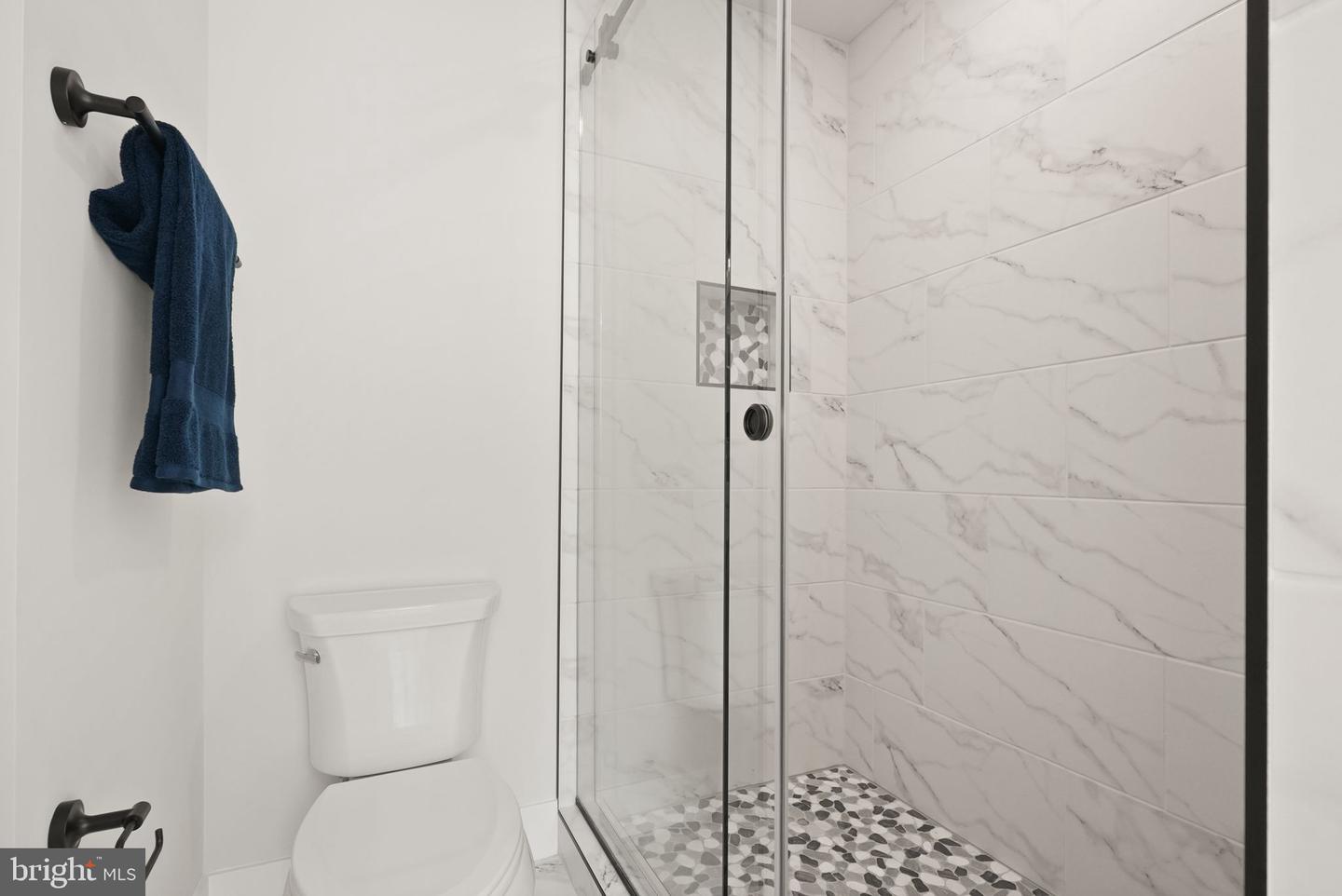 11433 POPES HEAD RD, FAIRFAX, Virginia 22030, 5 Bedrooms Bedrooms, ,3 BathroomsBathrooms,Residential,For sale,11433 POPES HEAD RD,VAFX2266744 MLS # VAFX2266744