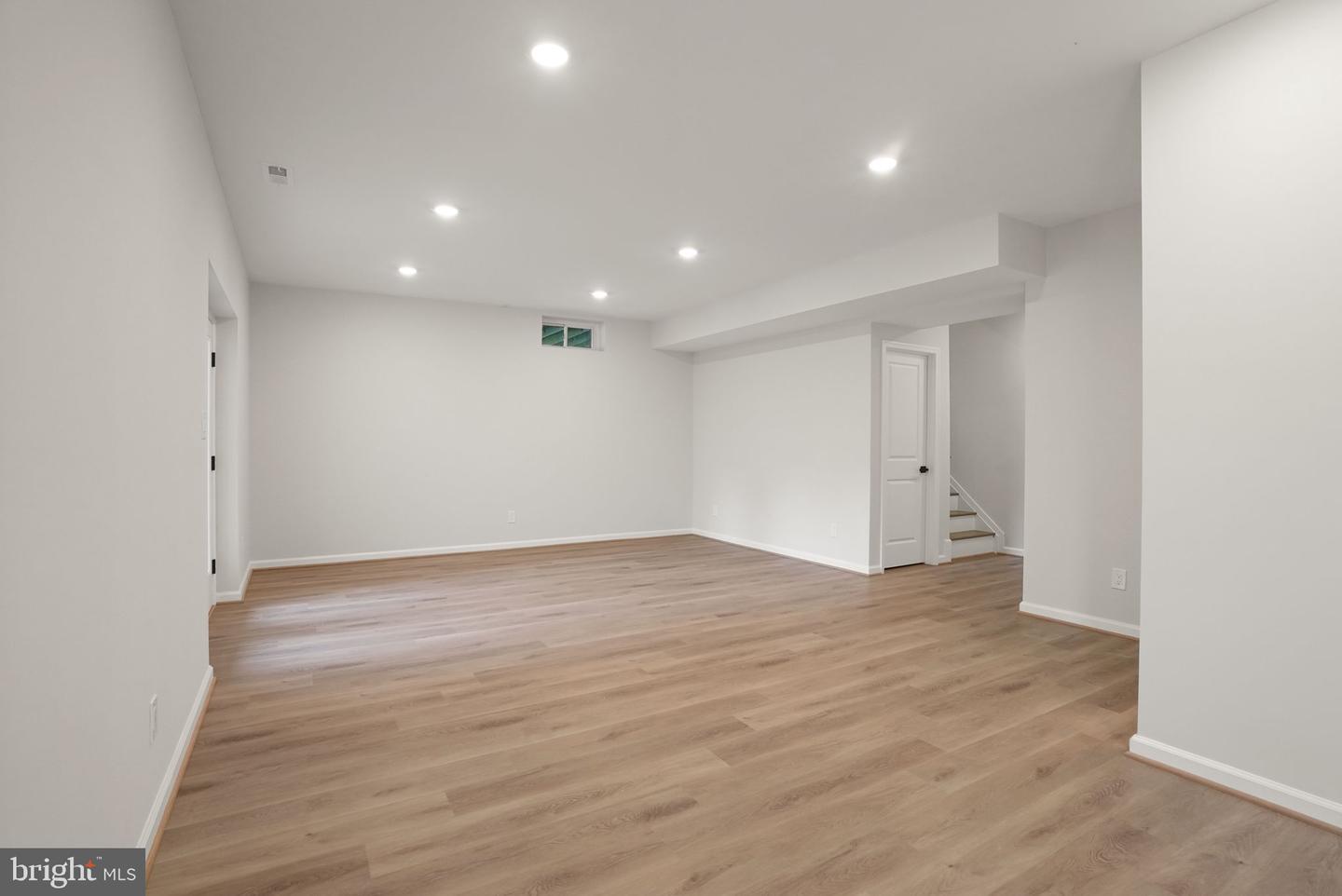 11433 POPES HEAD RD, FAIRFAX, Virginia 22030, 5 Bedrooms Bedrooms, ,3 BathroomsBathrooms,Residential,For sale,11433 POPES HEAD RD,VAFX2266744 MLS # VAFX2266744