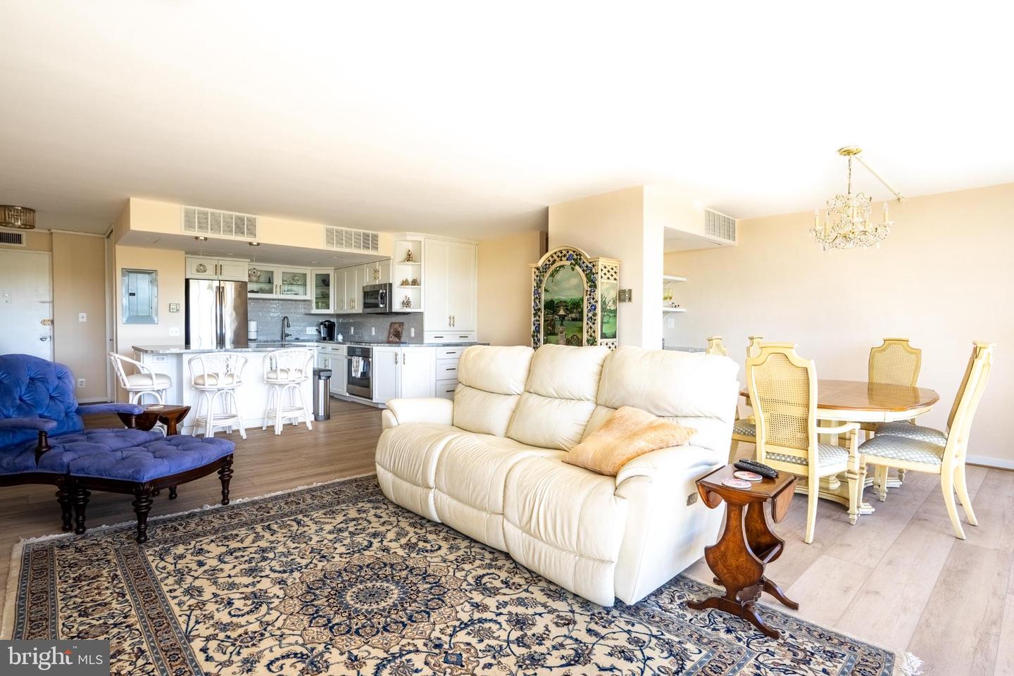 11400 WASHINGTON PLZ W #1101, RESTON, Virginia 20190, 1 Bedroom Bedrooms, 7 Rooms Rooms,2 BathroomsBathrooms,Residential,For sale,11400 WASHINGTON PLZ W #1101,VAFX2267092 MLS # VAFX2267092