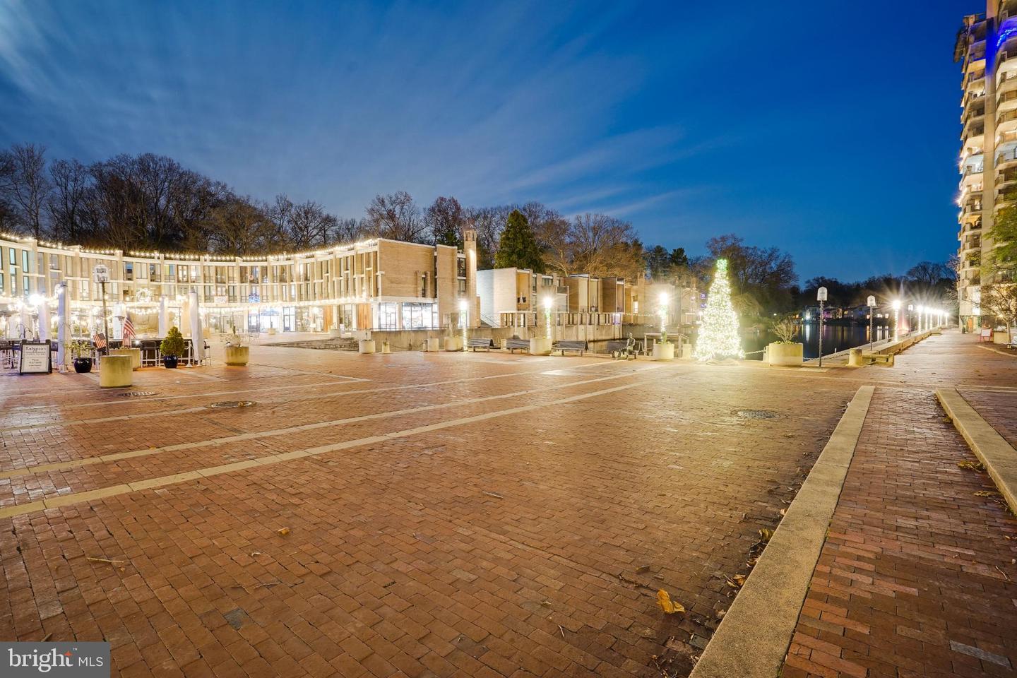 11400 WASHINGTON PLZ W #1101, RESTON, Virginia 20190, 1 Bedroom Bedrooms, 7 Rooms Rooms,2 BathroomsBathrooms,Residential,For sale,11400 WASHINGTON PLZ W #1101,VAFX2267092 MLS # VAFX2267092