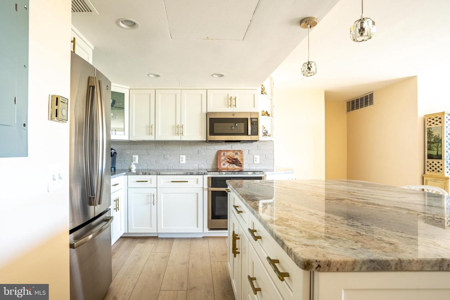 11400 WASHINGTON PLZ W #1101, RESTON, Virginia 20190, 1 Bedroom Bedrooms, 7 Rooms Rooms,2 BathroomsBathrooms,Residential,For sale,11400 WASHINGTON PLZ W #1101,VAFX2267092 MLS # VAFX2267092