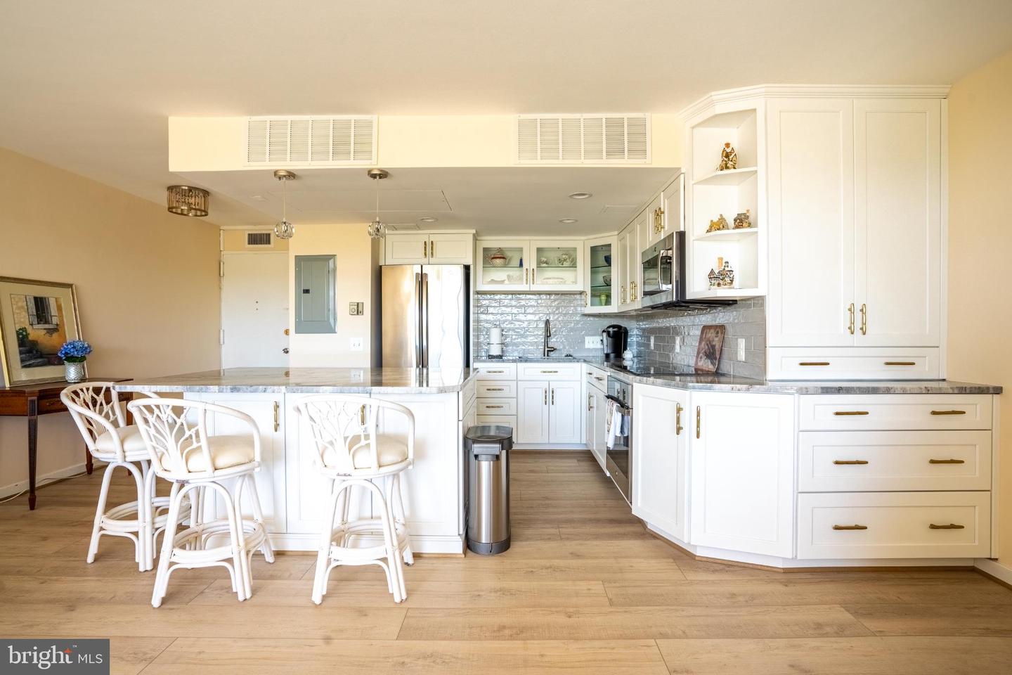 11400 WASHINGTON PLZ W #1101, RESTON, Virginia 20190, 1 Bedroom Bedrooms, 7 Rooms Rooms,2 BathroomsBathrooms,Residential,For sale,11400 WASHINGTON PLZ W #1101,VAFX2267092 MLS # VAFX2267092