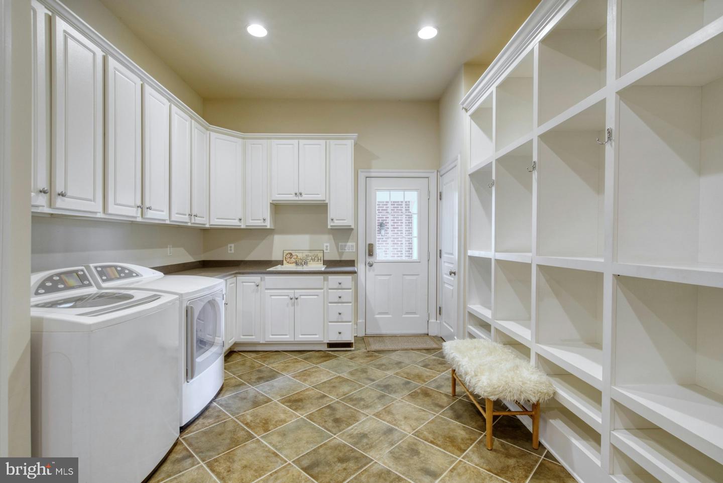 10300 HAMPTON RD, FAIRFAX STATION, Virginia 22039, 6 Bedrooms Bedrooms, ,5 BathroomsBathrooms,Residential,For sale,10300 HAMPTON RD,VAFX2246718 MLS # VAFX2246718