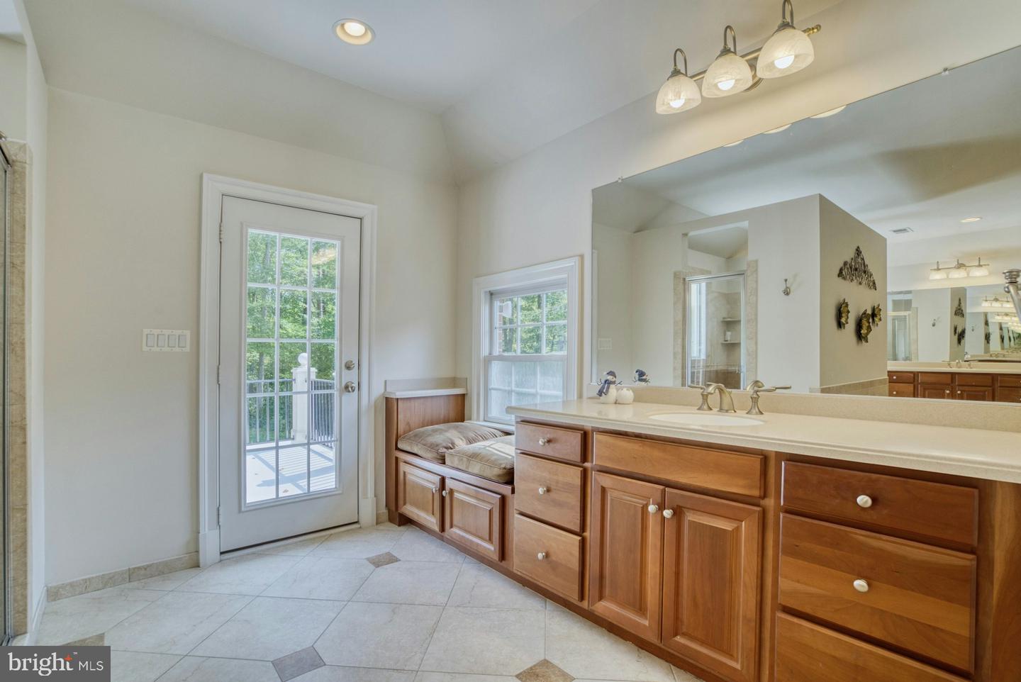 10300 HAMPTON RD, FAIRFAX STATION, Virginia 22039, 6 Bedrooms Bedrooms, ,5 BathroomsBathrooms,Residential,For sale,10300 HAMPTON RD,VAFX2246718 MLS # VAFX2246718