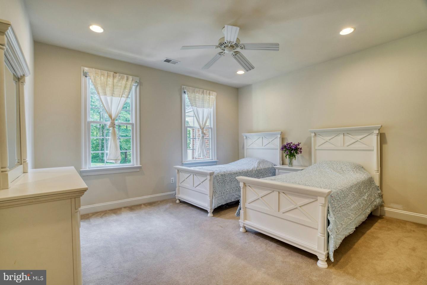10300 HAMPTON RD, FAIRFAX STATION, Virginia 22039, 6 Bedrooms Bedrooms, ,5 BathroomsBathrooms,Residential,For sale,10300 HAMPTON RD,VAFX2246718 MLS # VAFX2246718