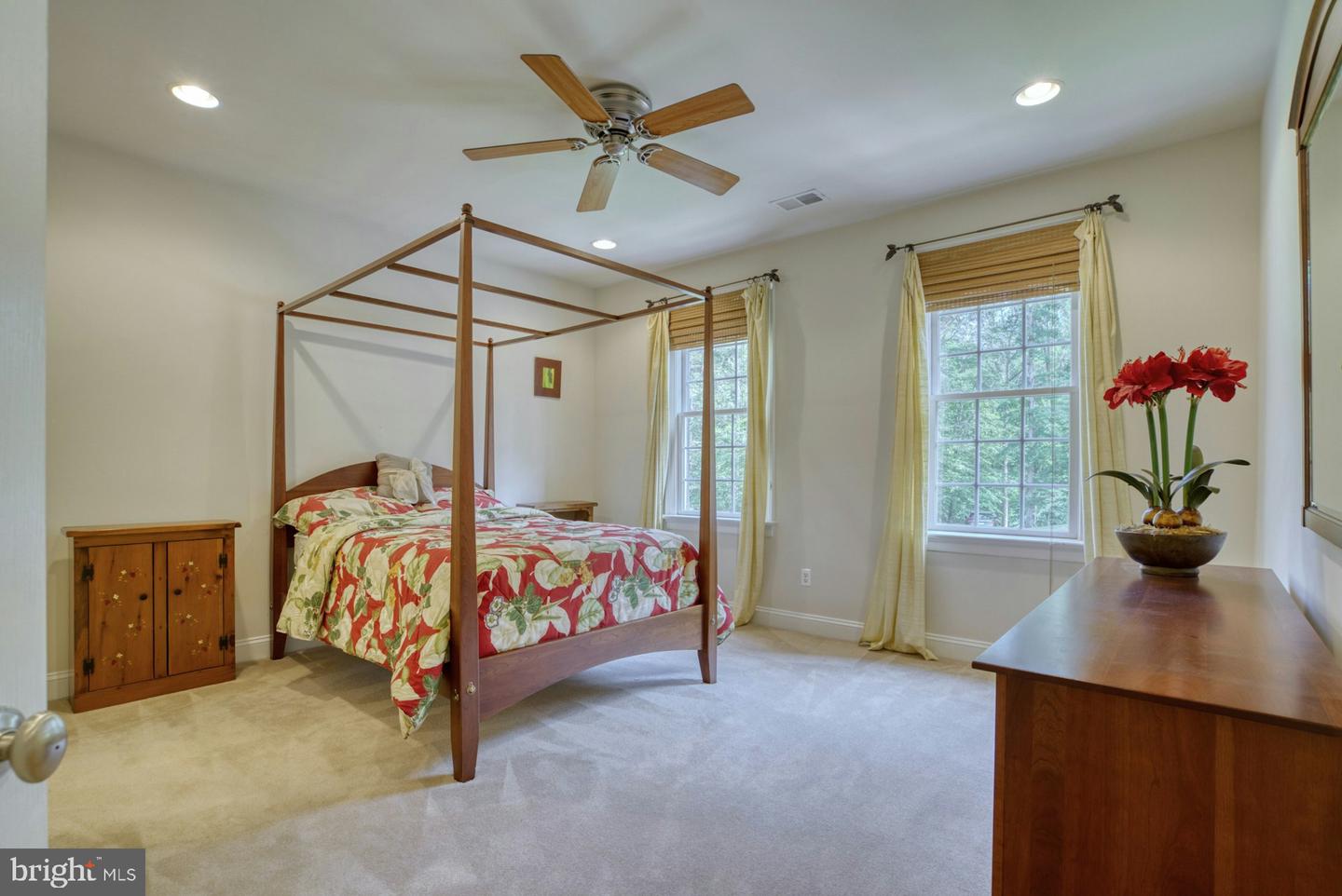 10300 HAMPTON RD, FAIRFAX STATION, Virginia 22039, 6 Bedrooms Bedrooms, ,5 BathroomsBathrooms,Residential,For sale,10300 HAMPTON RD,VAFX2246718 MLS # VAFX2246718