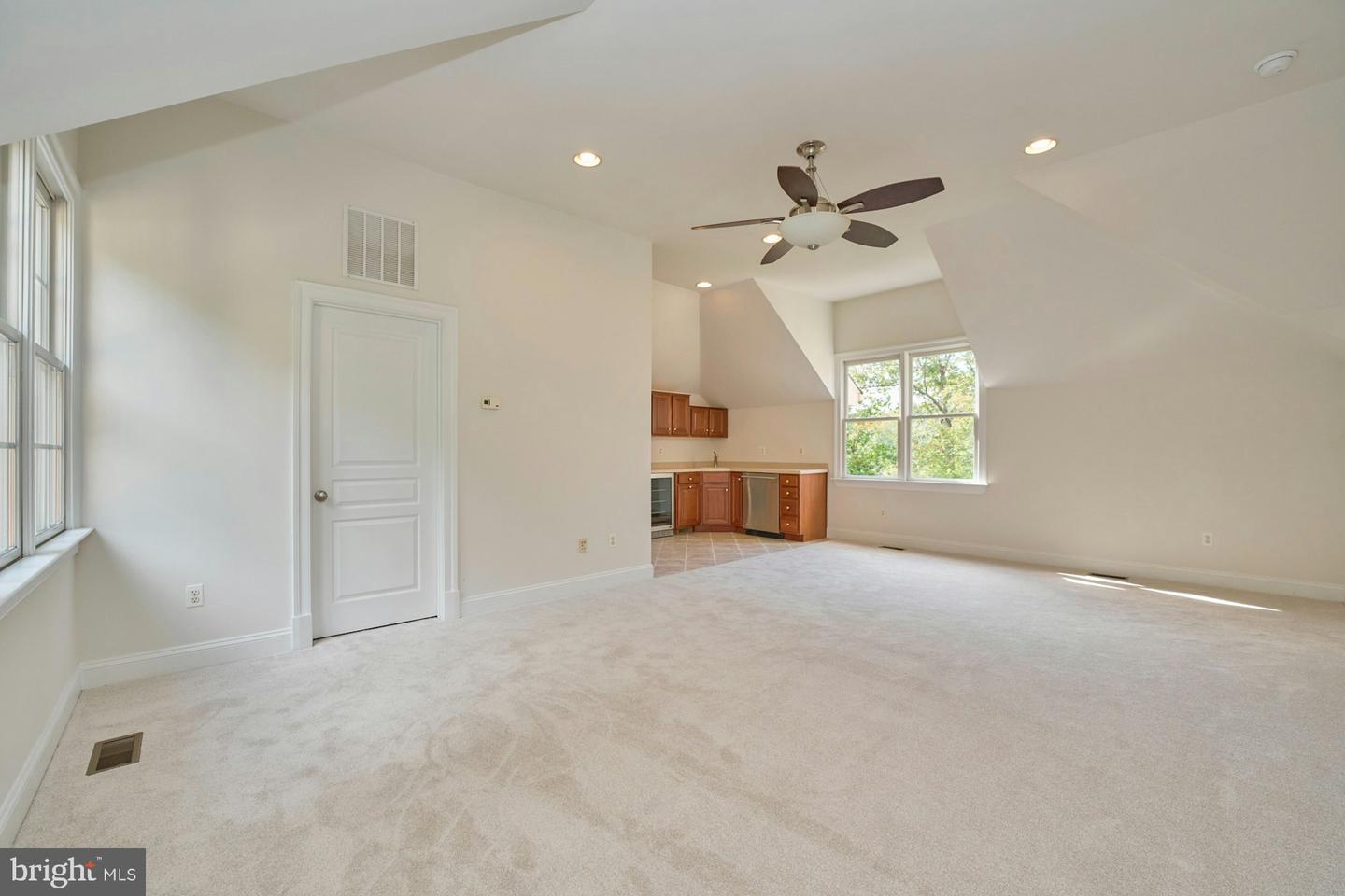 10300 HAMPTON RD, FAIRFAX STATION, Virginia 22039, 6 Bedrooms Bedrooms, ,5 BathroomsBathrooms,Residential,For sale,10300 HAMPTON RD,VAFX2246718 MLS # VAFX2246718