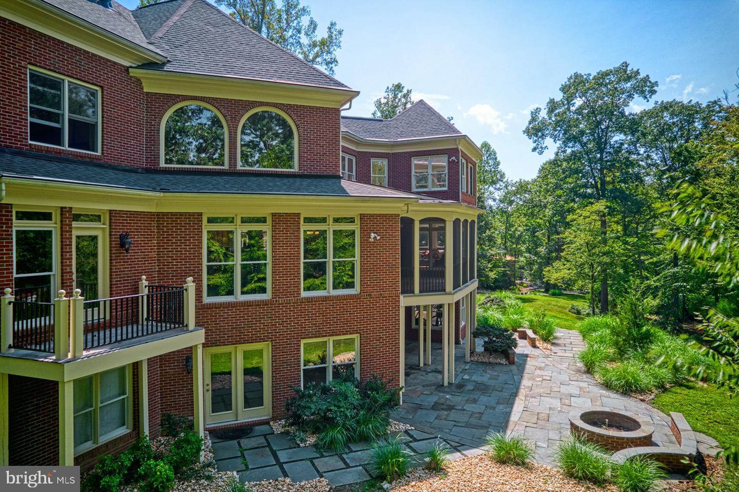 10300 HAMPTON RD, FAIRFAX STATION, Virginia 22039, 6 Bedrooms Bedrooms, ,5 BathroomsBathrooms,Residential,For sale,10300 HAMPTON RD,VAFX2246718 MLS # VAFX2246718