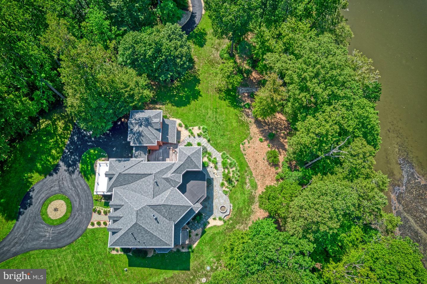 10300 HAMPTON RD, FAIRFAX STATION, Virginia 22039, 6 Bedrooms Bedrooms, ,5 BathroomsBathrooms,Residential,For sale,10300 HAMPTON RD,VAFX2246718 MLS # VAFX2246718