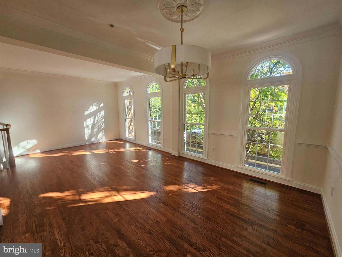 1652 COLONIAL HILLS DR, MCLEAN, Virginia 22102, 3 Bedrooms Bedrooms, ,3 BathroomsBathrooms,Residential,For sale,1652 COLONIAL HILLS DR,VAFX2258480 MLS # VAFX2258480