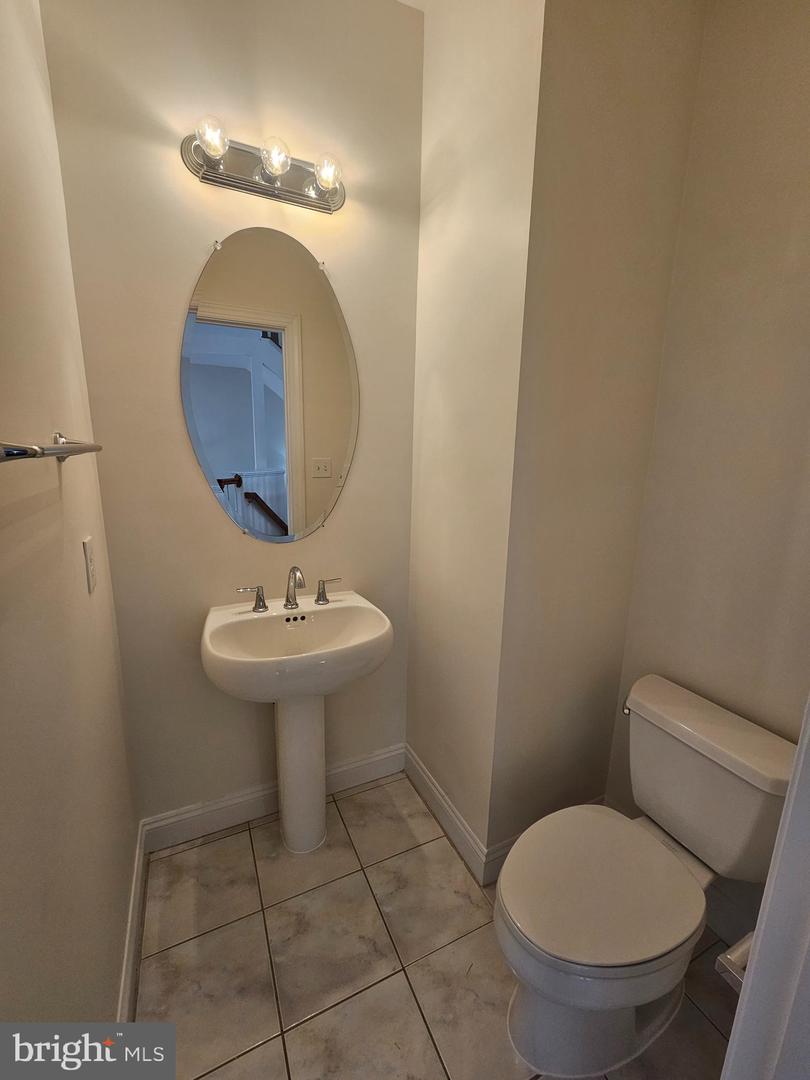 1652 COLONIAL HILLS DR, MCLEAN, Virginia 22102, 3 Bedrooms Bedrooms, ,3 BathroomsBathrooms,Residential,For sale,1652 COLONIAL HILLS DR,VAFX2258480 MLS # VAFX2258480