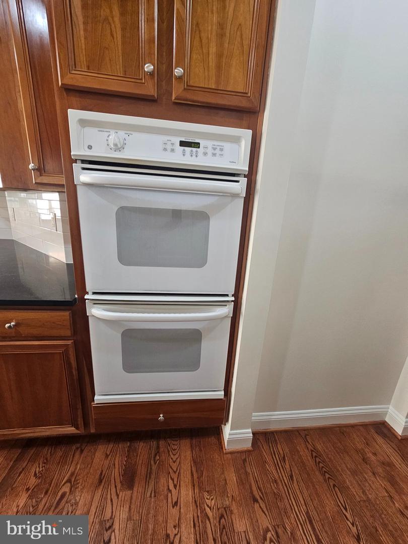 1652 COLONIAL HILLS DR, MCLEAN, Virginia 22102, 3 Bedrooms Bedrooms, ,3 BathroomsBathrooms,Residential,For sale,1652 COLONIAL HILLS DR,VAFX2258480 MLS # VAFX2258480