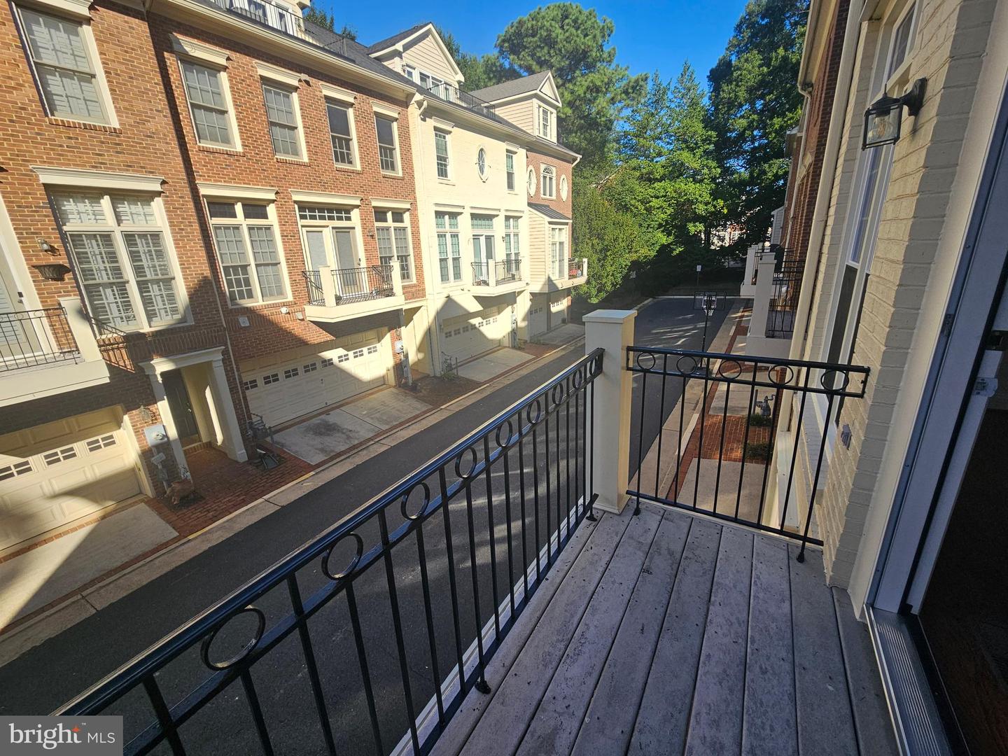 1652 COLONIAL HILLS DR, MCLEAN, Virginia 22102, 3 Bedrooms Bedrooms, ,3 BathroomsBathrooms,Residential,For sale,1652 COLONIAL HILLS DR,VAFX2258480 MLS # VAFX2258480