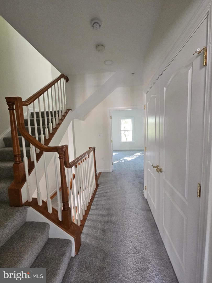 1652 COLONIAL HILLS DR, MCLEAN, Virginia 22102, 3 Bedrooms Bedrooms, ,3 BathroomsBathrooms,Residential,For sale,1652 COLONIAL HILLS DR,VAFX2258480 MLS # VAFX2258480