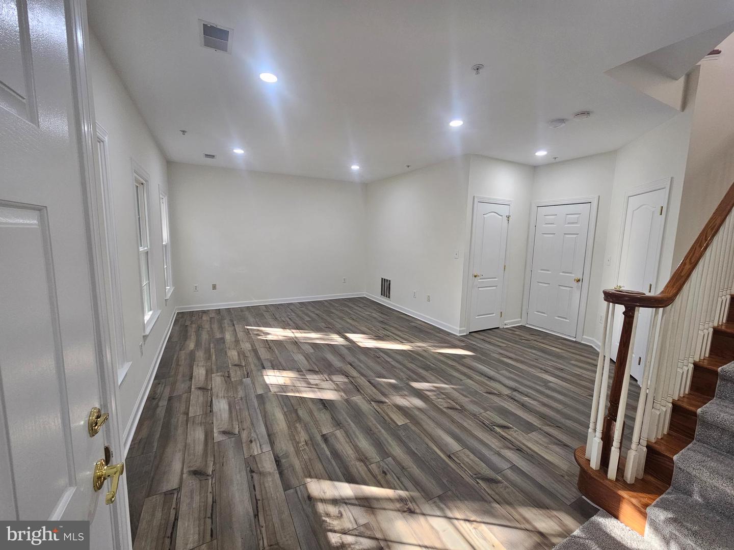 1652 COLONIAL HILLS DR, MCLEAN, Virginia 22102, 3 Bedrooms Bedrooms, ,3 BathroomsBathrooms,Residential,For sale,1652 COLONIAL HILLS DR,VAFX2258480 MLS # VAFX2258480