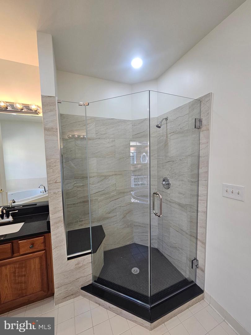 1652 COLONIAL HILLS DR, MCLEAN, Virginia 22102, 3 Bedrooms Bedrooms, ,3 BathroomsBathrooms,Residential,For sale,1652 COLONIAL HILLS DR,VAFX2258480 MLS # VAFX2258480