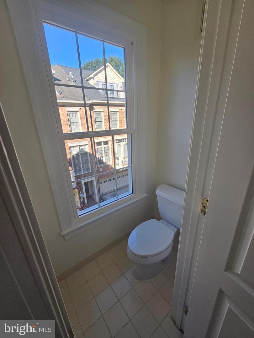 1652 COLONIAL HILLS DR, MCLEAN, Virginia 22102, 3 Bedrooms Bedrooms, ,3 BathroomsBathrooms,Residential,For sale,1652 COLONIAL HILLS DR,VAFX2258480 MLS # VAFX2258480