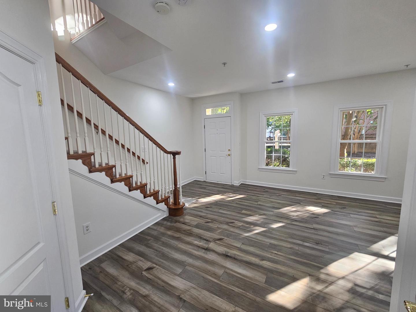 1652 COLONIAL HILLS DR, MCLEAN, Virginia 22102, 3 Bedrooms Bedrooms, ,3 BathroomsBathrooms,Residential,For sale,1652 COLONIAL HILLS DR,VAFX2258480 MLS # VAFX2258480