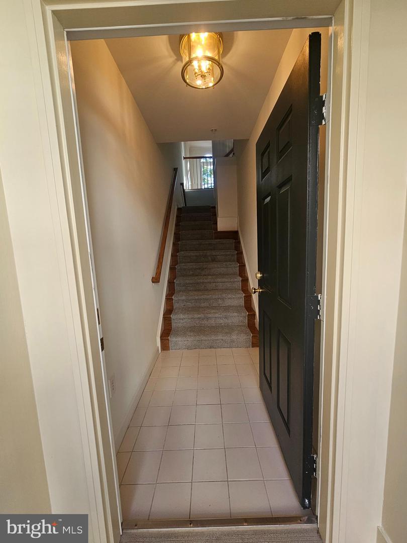 1652 COLONIAL HILLS DR, MCLEAN, Virginia 22102, 3 Bedrooms Bedrooms, ,3 BathroomsBathrooms,Residential,For sale,1652 COLONIAL HILLS DR,VAFX2258480 MLS # VAFX2258480