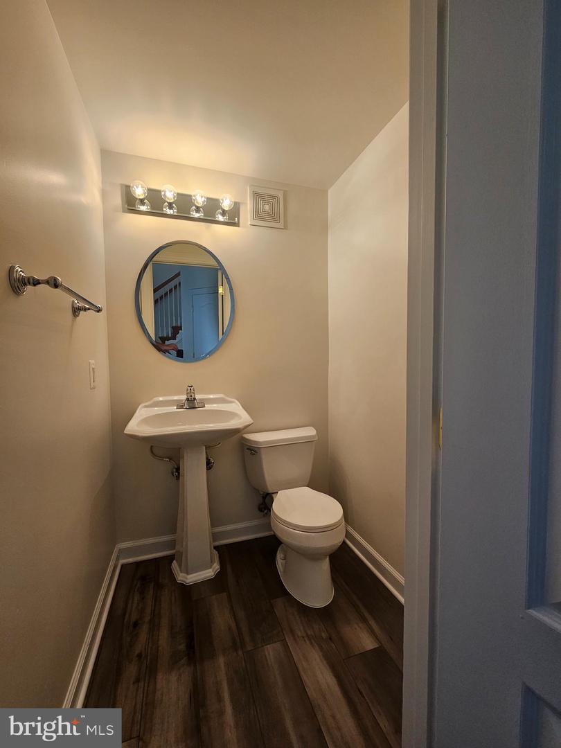 1652 COLONIAL HILLS DR, MCLEAN, Virginia 22102, 3 Bedrooms Bedrooms, ,3 BathroomsBathrooms,Residential,For sale,1652 COLONIAL HILLS DR,VAFX2258480 MLS # VAFX2258480