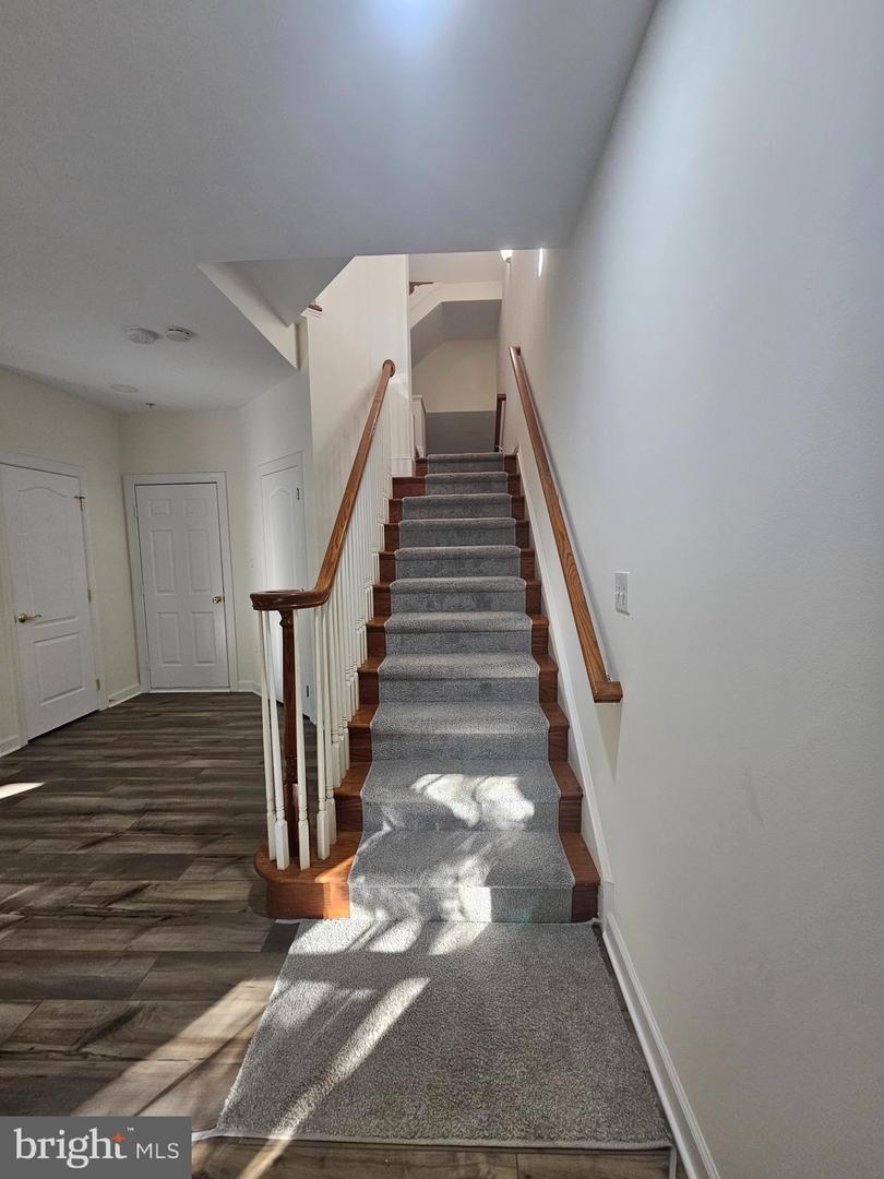 1652 COLONIAL HILLS DR, MCLEAN, Virginia 22102, 3 Bedrooms Bedrooms, ,3 BathroomsBathrooms,Residential,For sale,1652 COLONIAL HILLS DR,VAFX2258480 MLS # VAFX2258480