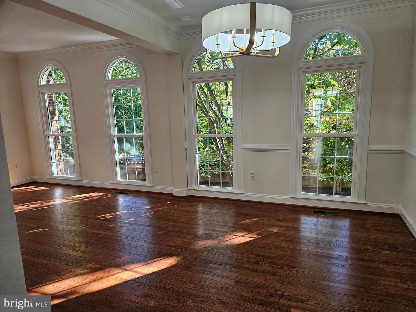 1652 COLONIAL HILLS DR, MCLEAN, Virginia 22102, 3 Bedrooms Bedrooms, ,3 BathroomsBathrooms,Residential,For sale,1652 COLONIAL HILLS DR,VAFX2258480 MLS # VAFX2258480