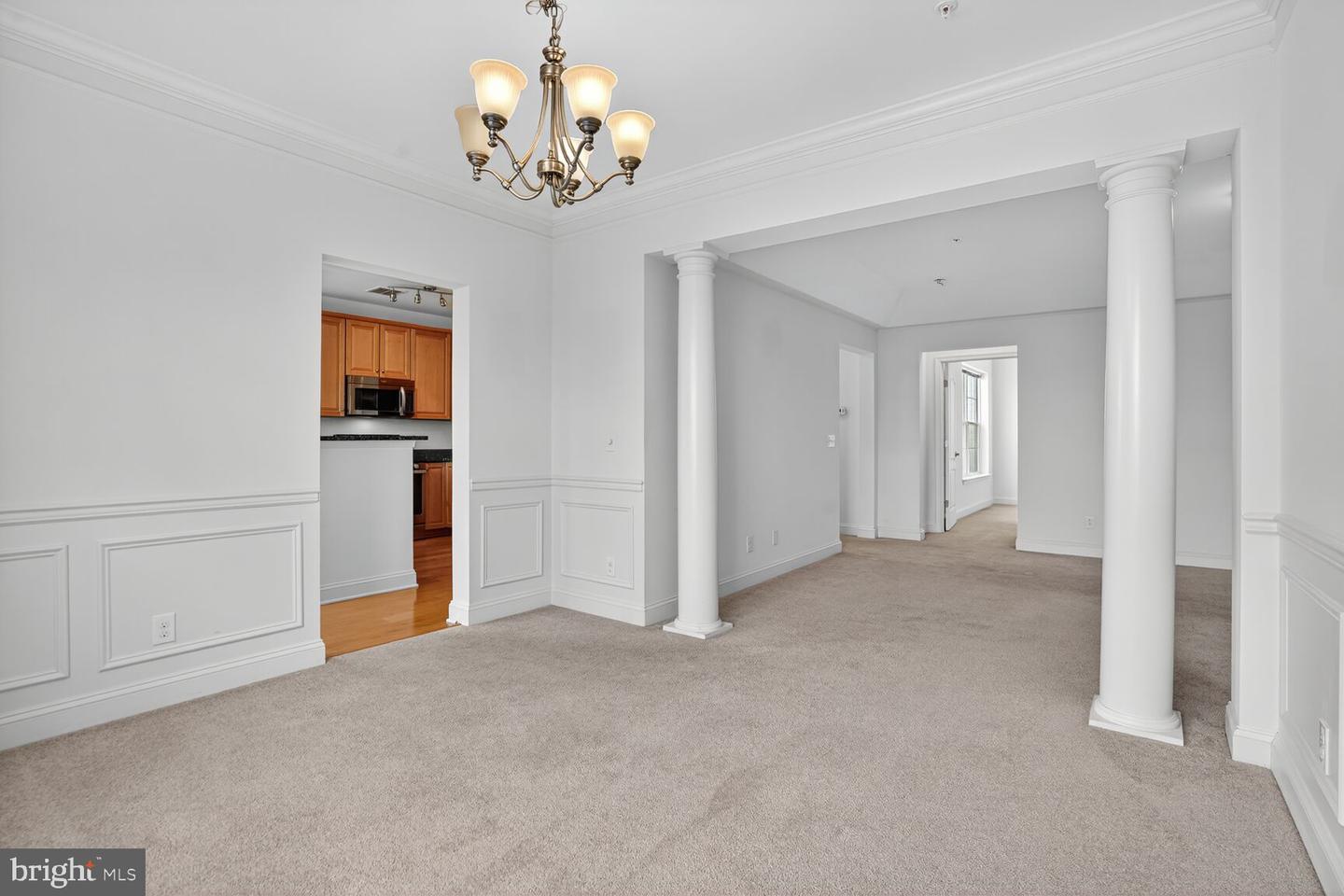9202 CHARLESTON DR #307, MANASSAS, Virginia 20110, 3 Bedrooms Bedrooms, ,2 BathroomsBathrooms,Residential,For sale,9202 CHARLESTON DR #307,VAMN2009116 MLS # VAMN2009116