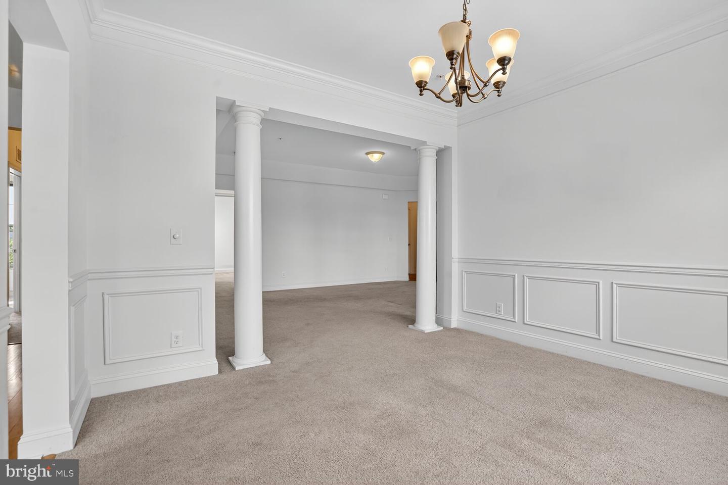 9202 CHARLESTON DR #307, MANASSAS, Virginia 20110, 3 Bedrooms Bedrooms, ,2 BathroomsBathrooms,Residential,For sale,9202 CHARLESTON DR #307,VAMN2009116 MLS # VAMN2009116