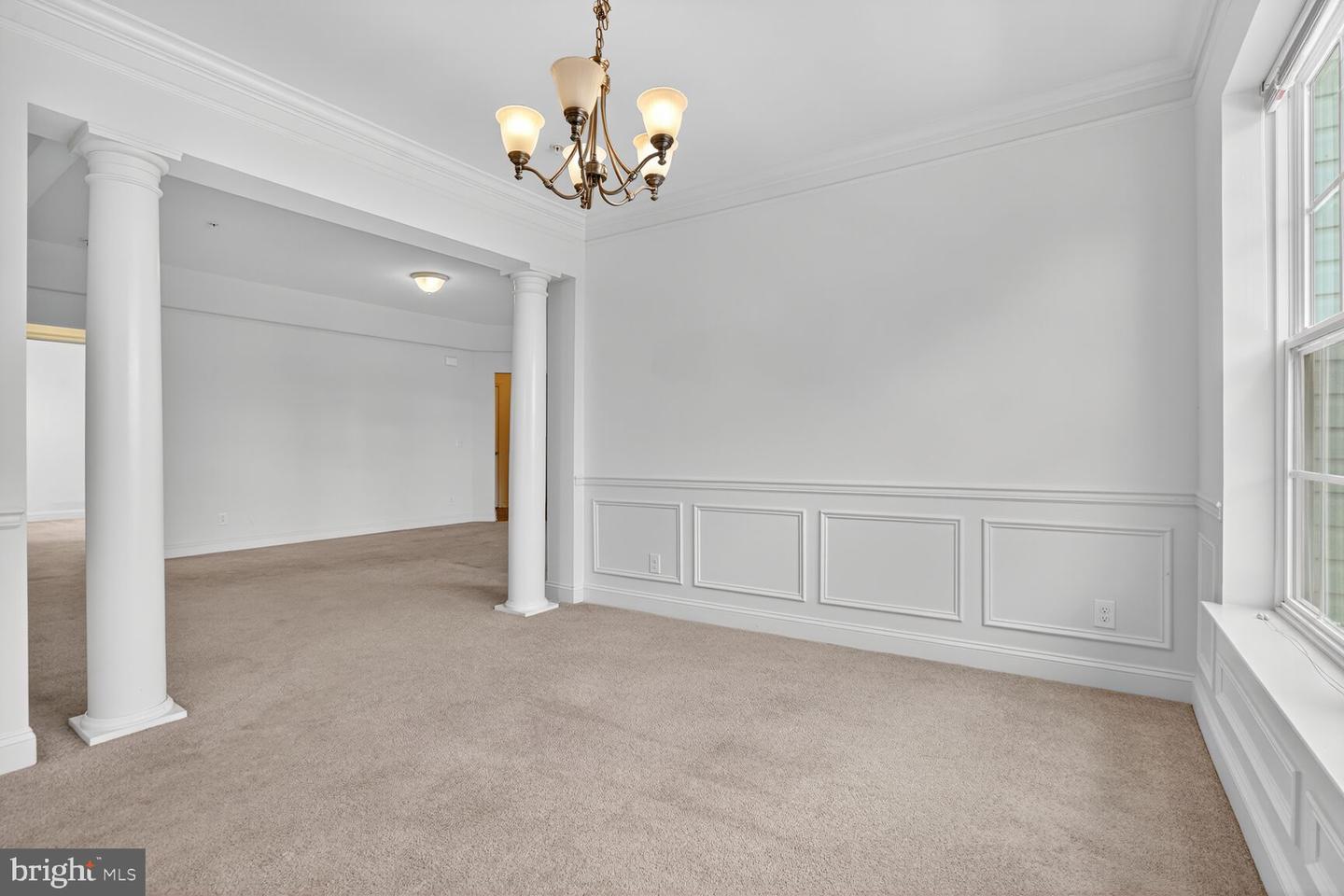 9202 CHARLESTON DR #307, MANASSAS, Virginia 20110, 3 Bedrooms Bedrooms, ,2 BathroomsBathrooms,Residential,For sale,9202 CHARLESTON DR #307,VAMN2009116 MLS # VAMN2009116