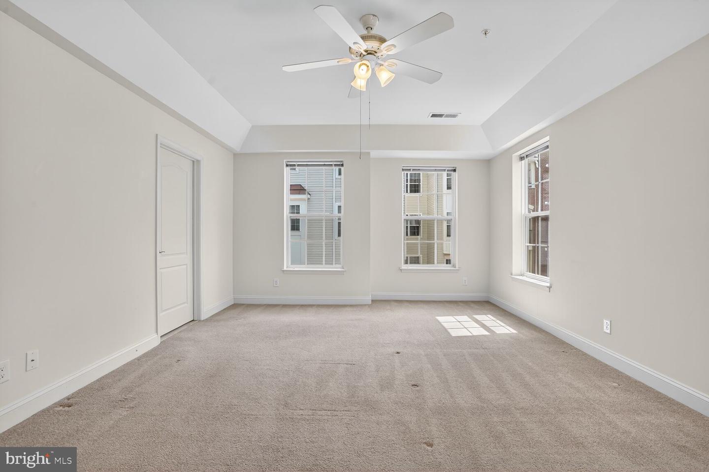 9202 CHARLESTON DR #307, MANASSAS, Virginia 20110, 3 Bedrooms Bedrooms, ,2 BathroomsBathrooms,Residential,For sale,9202 CHARLESTON DR #307,VAMN2009116 MLS # VAMN2009116