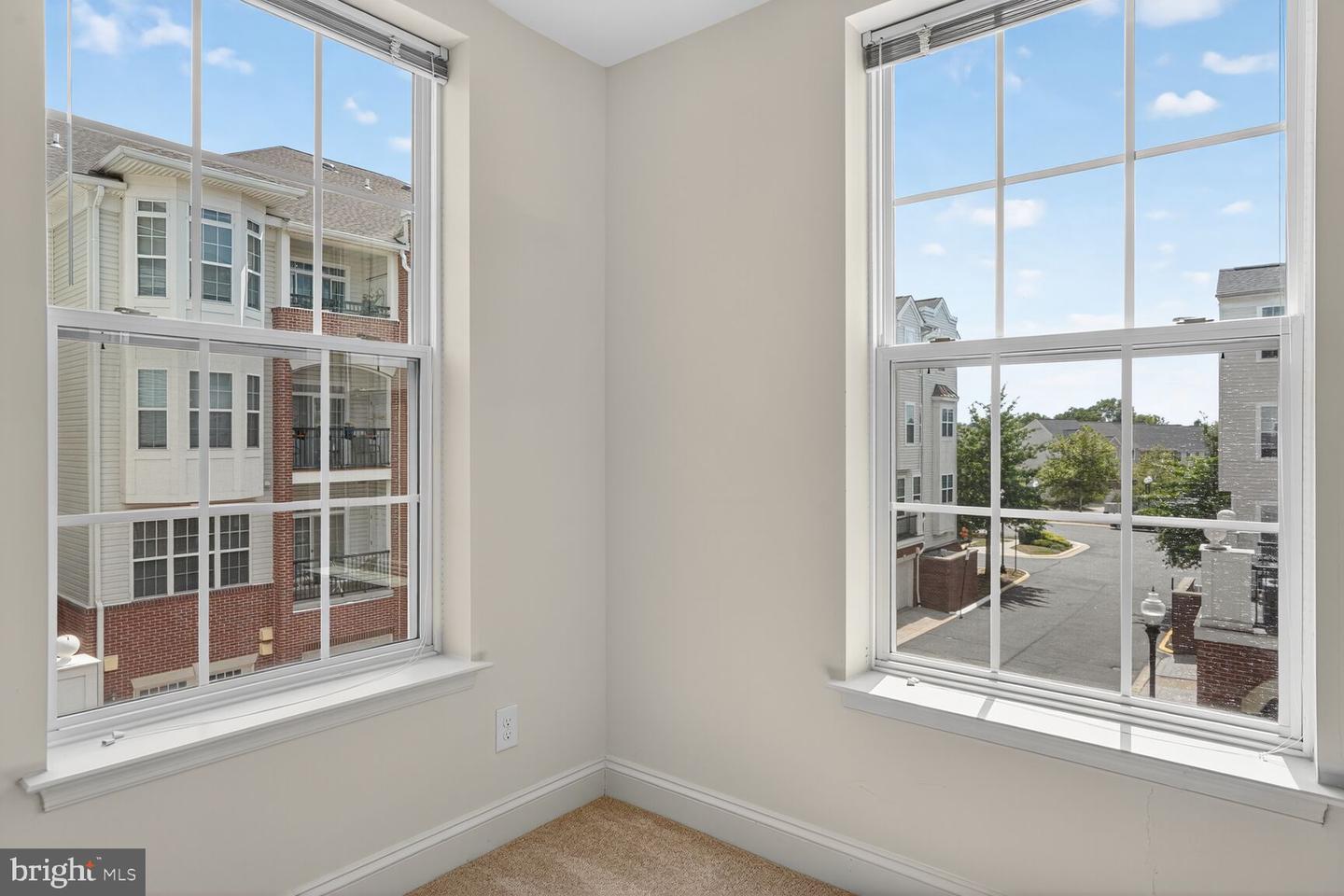 9202 CHARLESTON DR #307, MANASSAS, Virginia 20110, 3 Bedrooms Bedrooms, ,2 BathroomsBathrooms,Residential,For sale,9202 CHARLESTON DR #307,VAMN2009116 MLS # VAMN2009116
