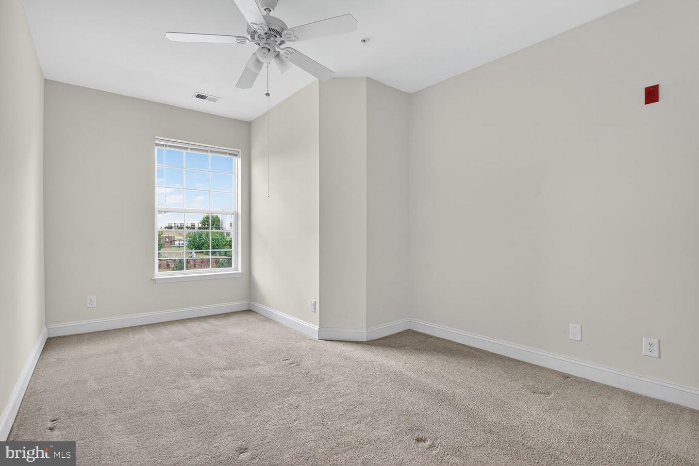 9202 CHARLESTON DR #307, MANASSAS, Virginia 20110, 3 Bedrooms Bedrooms, ,2 BathroomsBathrooms,Residential,For sale,9202 CHARLESTON DR #307,VAMN2009116 MLS # VAMN2009116