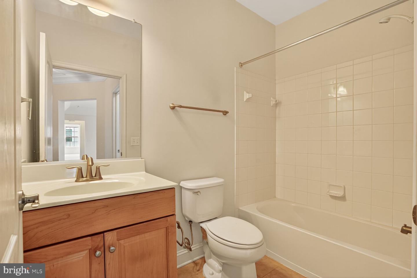 9202 CHARLESTON DR #307, MANASSAS, Virginia 20110, 3 Bedrooms Bedrooms, ,2 BathroomsBathrooms,Residential,For sale,9202 CHARLESTON DR #307,VAMN2009116 MLS # VAMN2009116