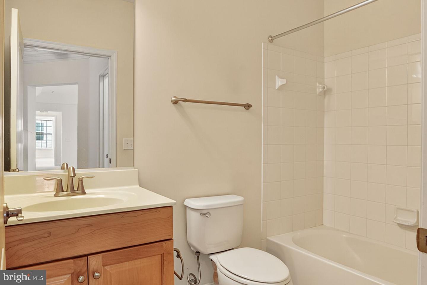 9202 CHARLESTON DR #307, MANASSAS, Virginia 20110, 3 Bedrooms Bedrooms, ,2 BathroomsBathrooms,Residential,For sale,9202 CHARLESTON DR #307,VAMN2009116 MLS # VAMN2009116