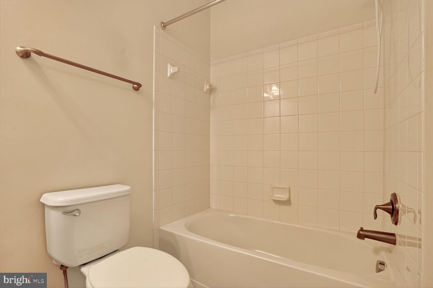 9202 CHARLESTON DR #307, MANASSAS, Virginia 20110, 3 Bedrooms Bedrooms, ,2 BathroomsBathrooms,Residential,For sale,9202 CHARLESTON DR #307,VAMN2009116 MLS # VAMN2009116