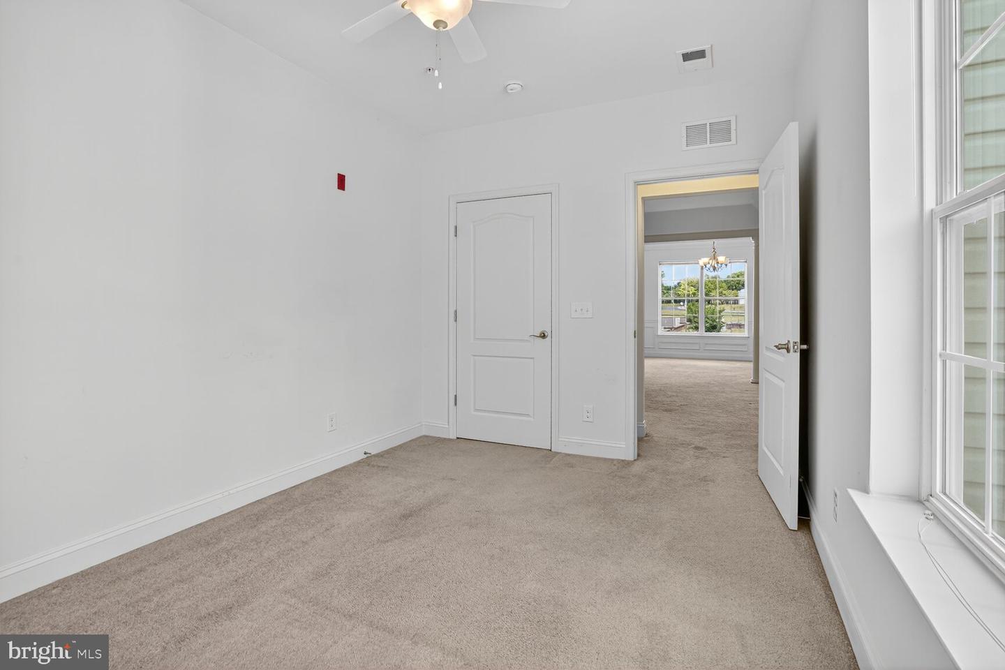9202 CHARLESTON DR #307, MANASSAS, Virginia 20110, 3 Bedrooms Bedrooms, ,2 BathroomsBathrooms,Residential,For sale,9202 CHARLESTON DR #307,VAMN2009116 MLS # VAMN2009116