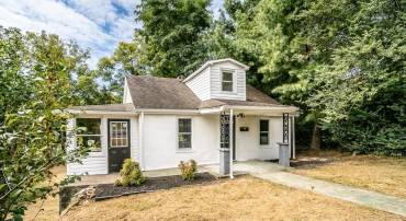 204 DOGWOOD ST, WAYNESBORO, Virginia 22980, 3 Bedrooms Bedrooms, ,1 BathroomBathrooms,Residential,204 DOGWOOD ST,668975 MLS # 668975
