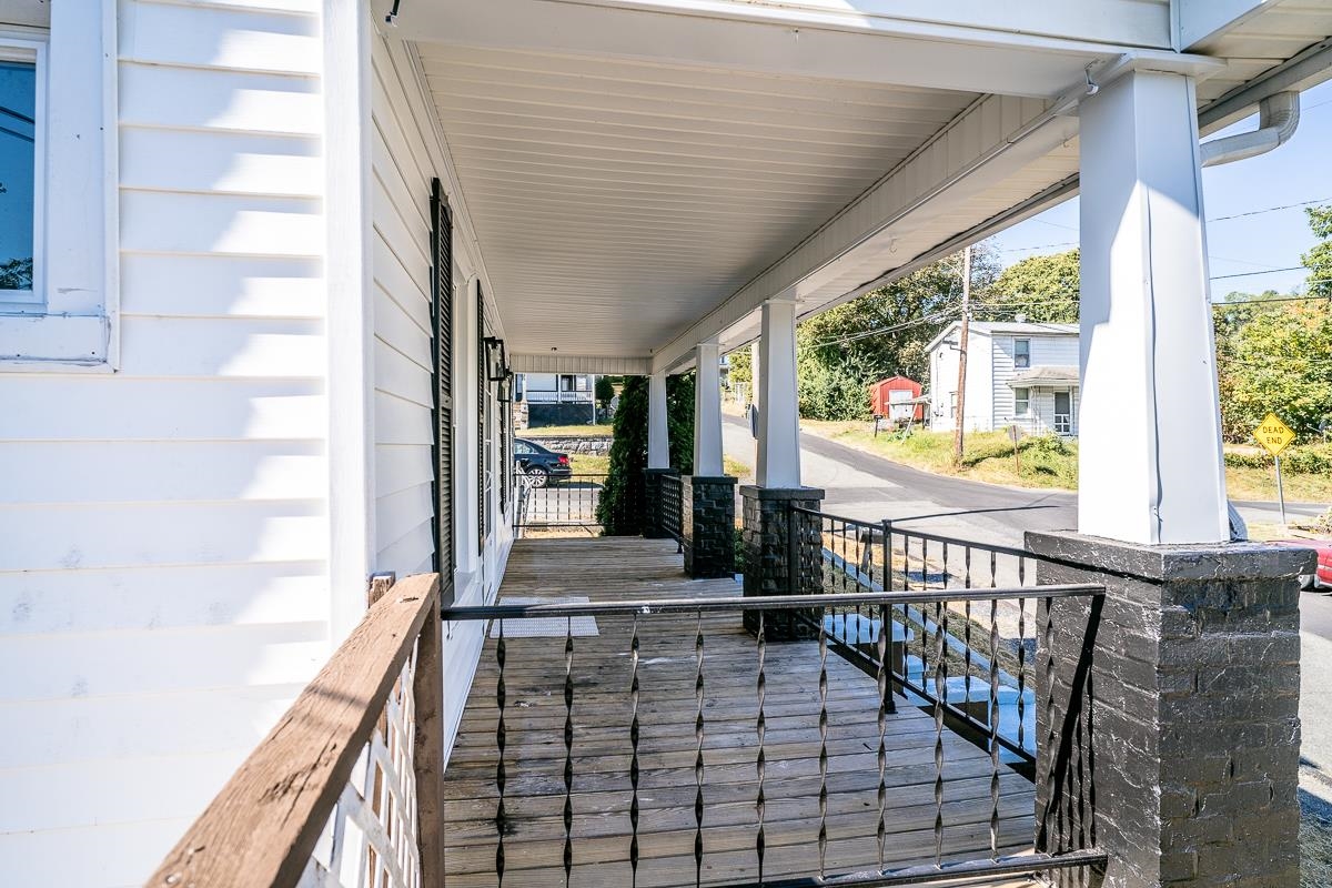1112 BUTLER ST, STAUNTON, Virginia 24401, 4 Bedrooms Bedrooms, ,1 BathroomBathrooms,Residential,1112 BUTLER ST,668978 MLS # 668978