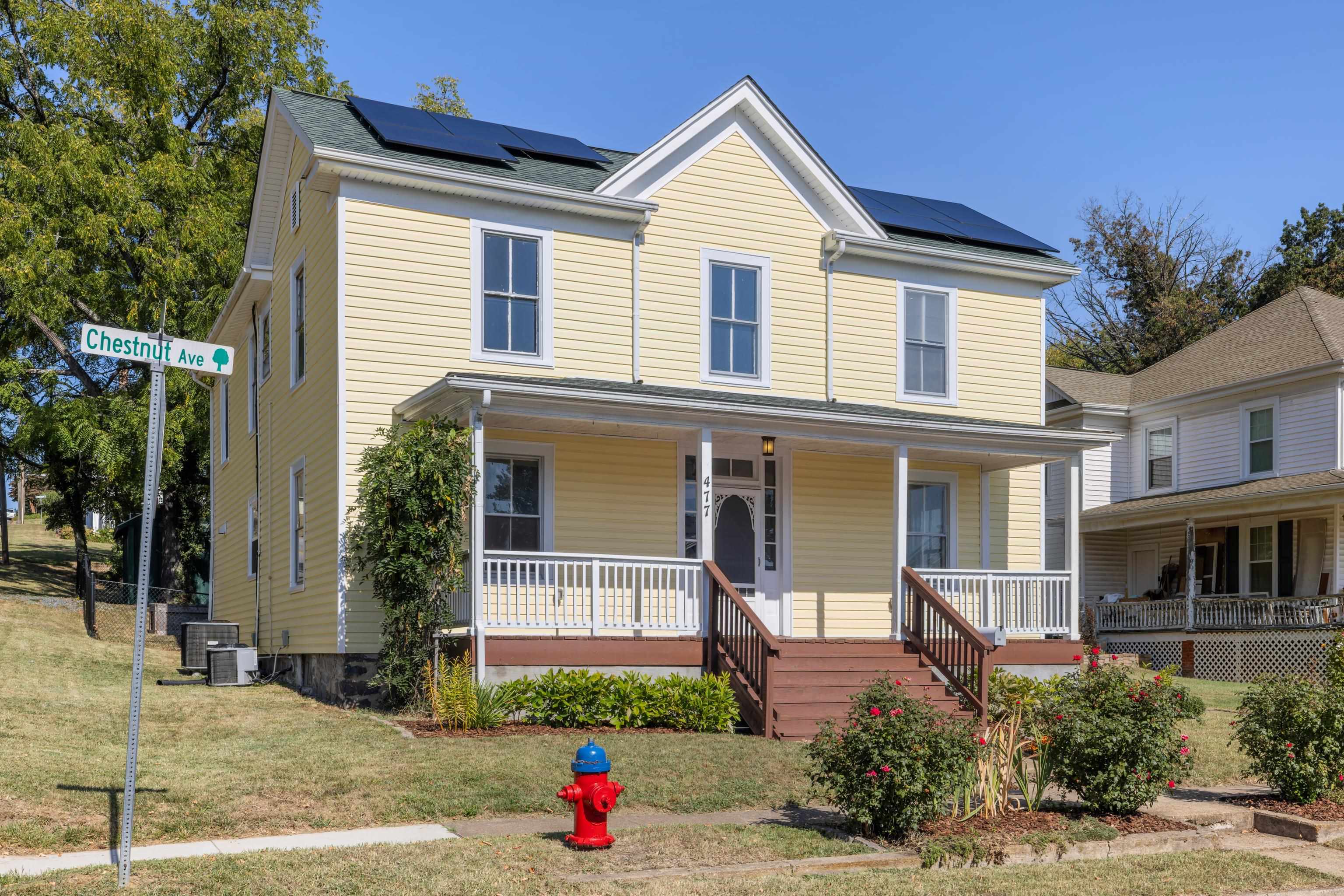 477 CHESTNUT AVE, WAYNESBORO, Virginia 22980, 4 Bedrooms Bedrooms, ,3 BathroomsBathrooms,Residential,477 CHESTNUT AVE,668979 MLS # 668979