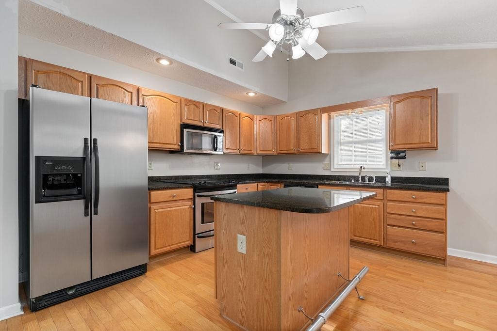 206 RED OAK DR, STAUNTON, Virginia 24401, 3 Bedrooms Bedrooms, ,2 BathroomsBathrooms,Residential,206 RED OAK DR,668983 MLS # 668983